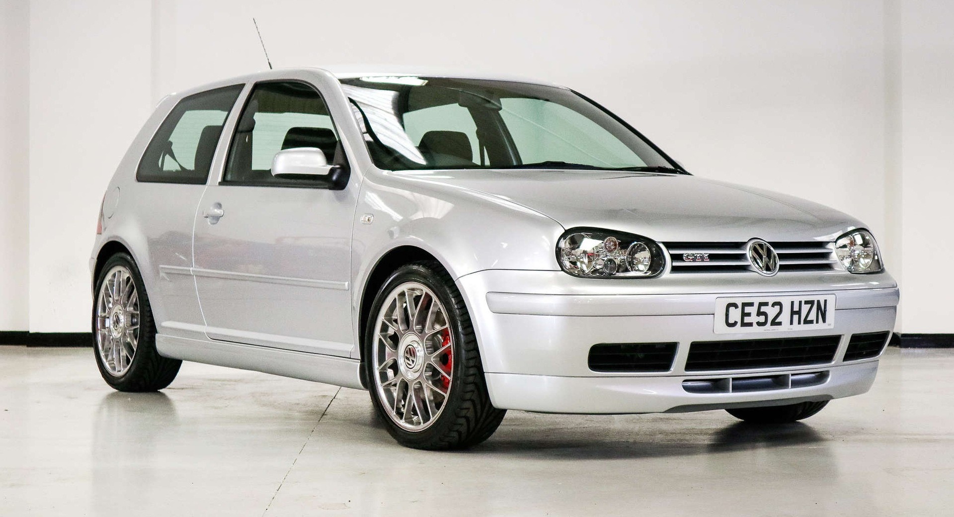 Volkswagen Golf GTI Mk4 2002: le immagini