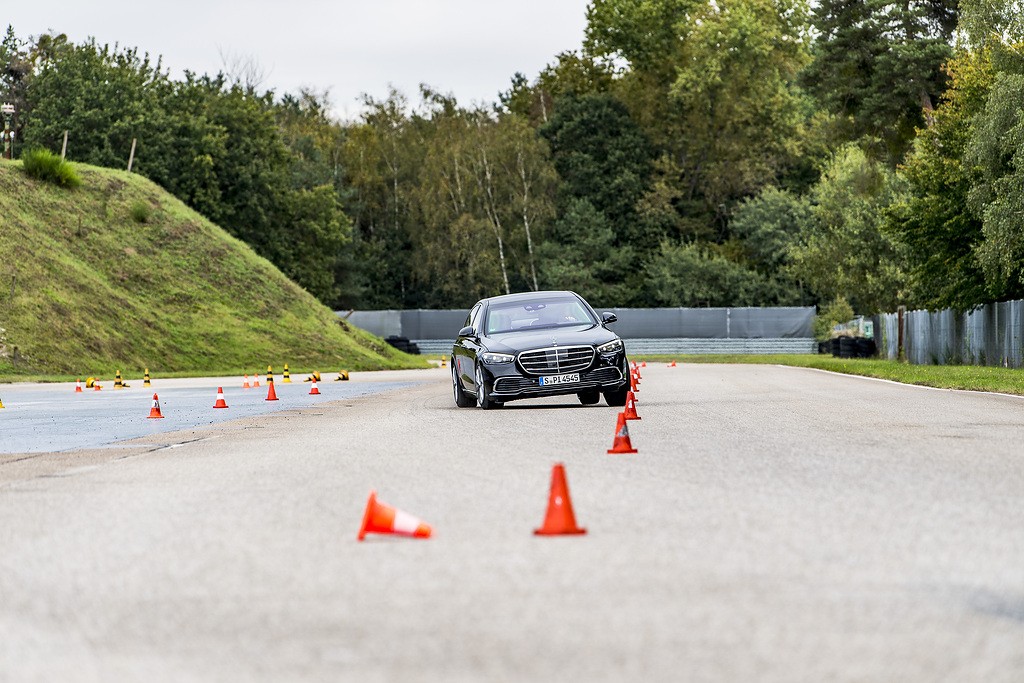 Mercedes-Benz Classe S 680 GUARD 4 MATIC: immagini ufficiali