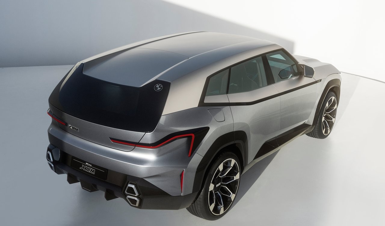 BMW Concept XM: le immagini ufficiali