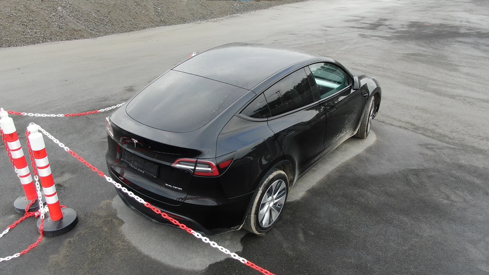 Tesla Model Y, il primo esemplare della GigaFactory di Berlino: le immagini
