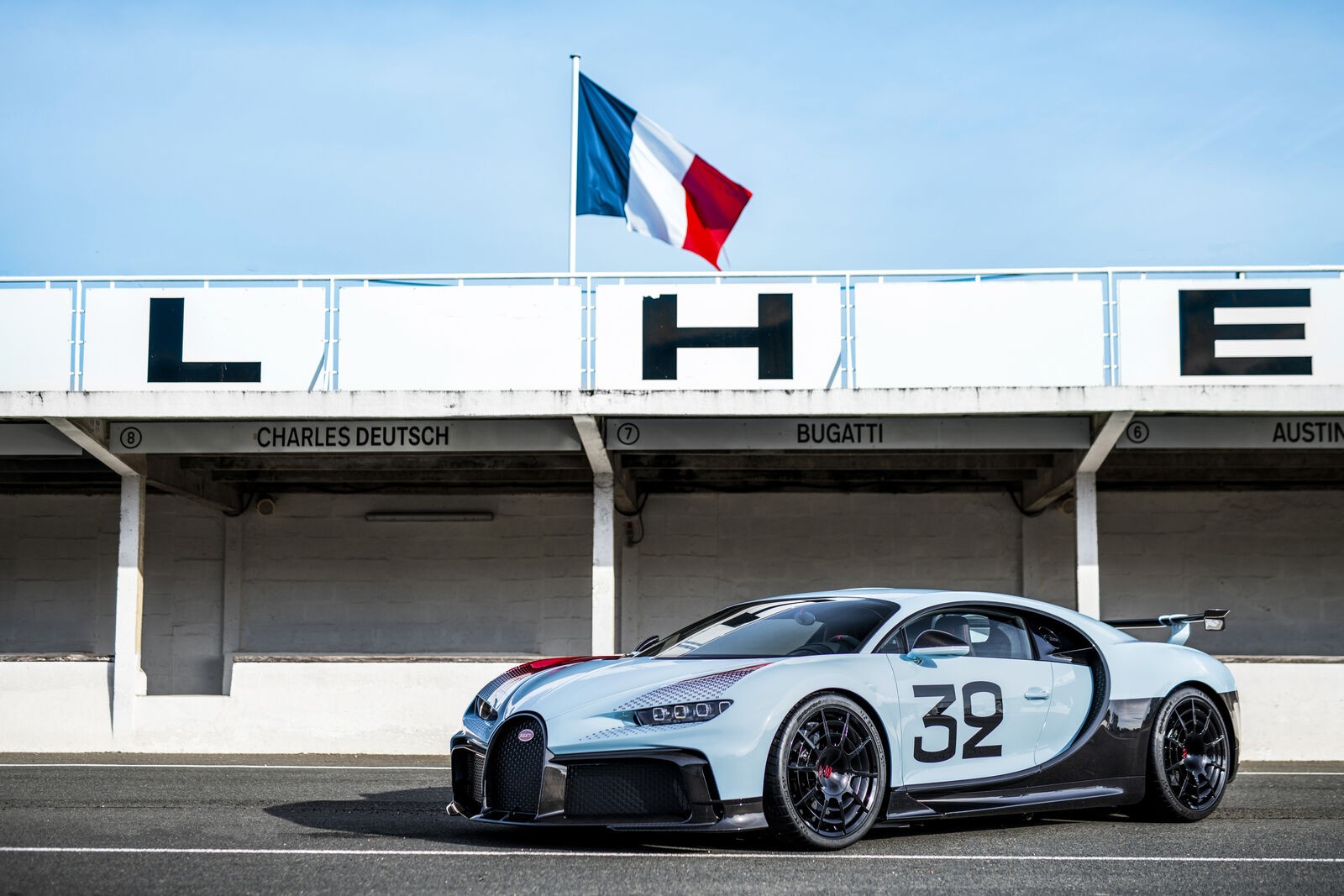 Bugatti Chiron Pur Sport "Sur Mesure": le immagini