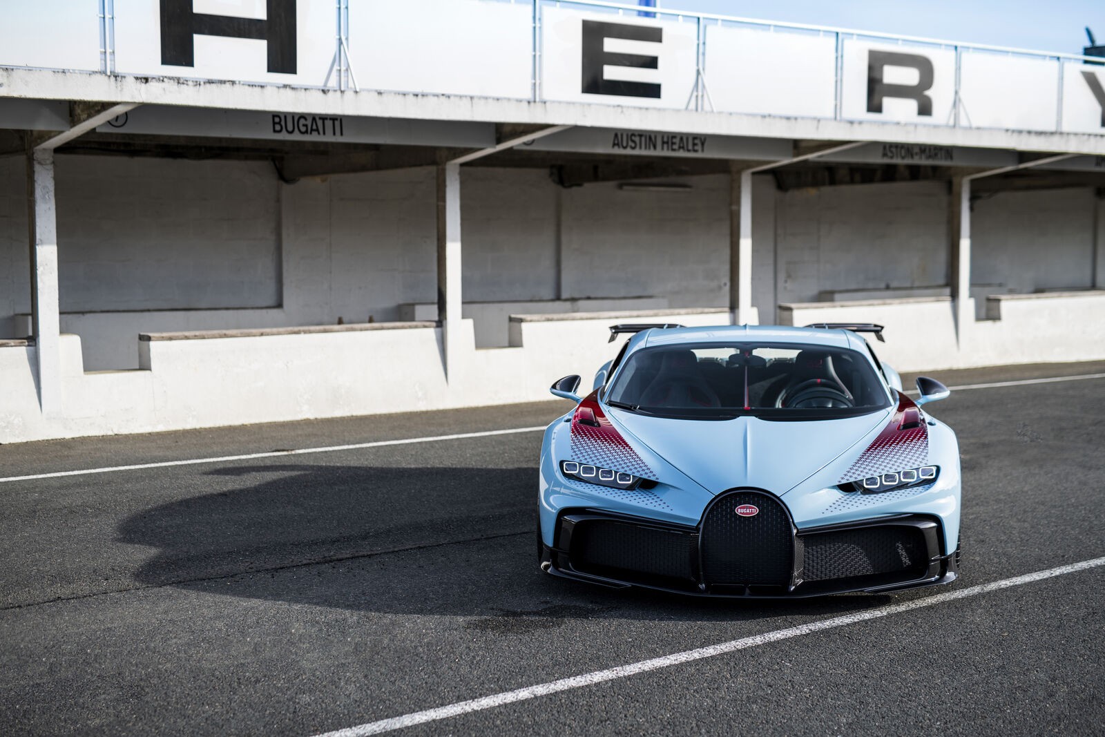 Bugatti Chiron Pur Sport "Sur Mesure": le immagini