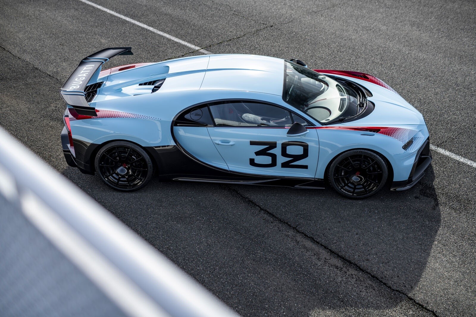 Bugatti Chiron Pur Sport "Sur Mesure": le immagini