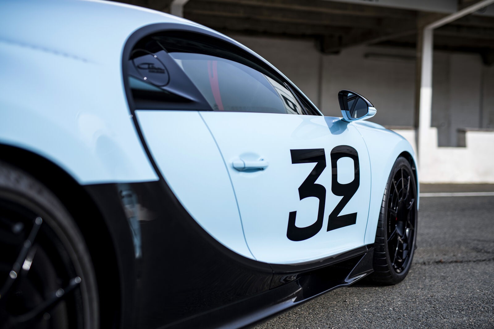 Bugatti Chiron Pur Sport "Sur Mesure": le immagini