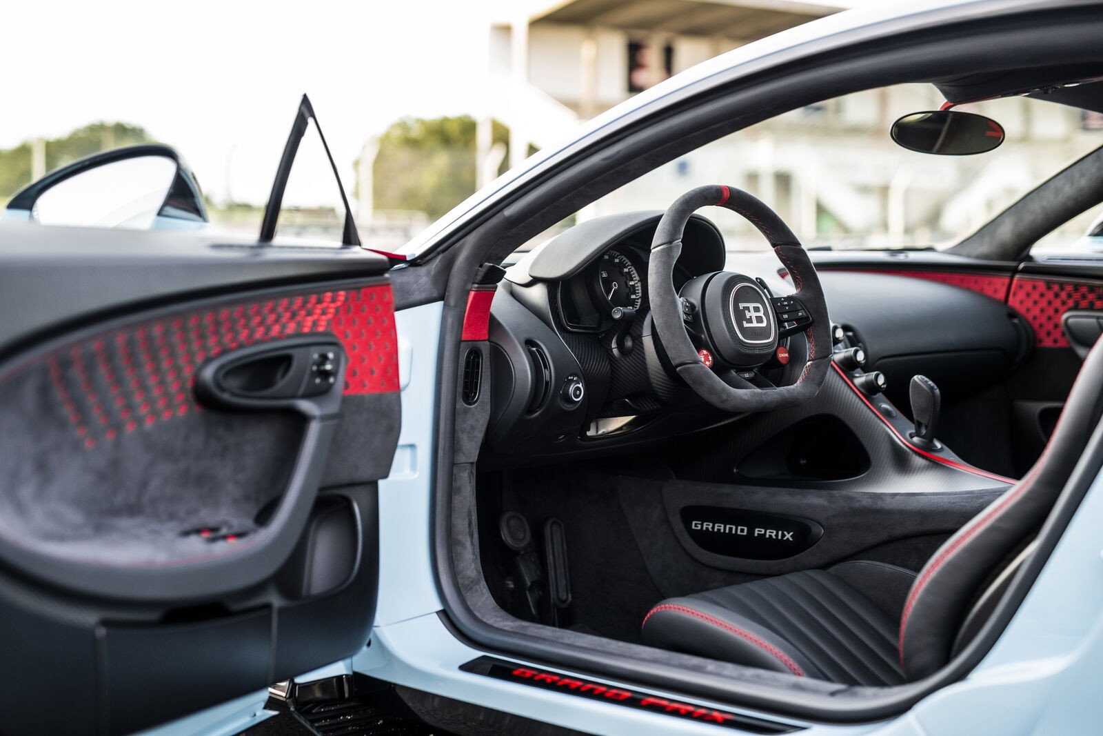 Bugatti Chiron Pur Sport "Sur Mesure": le immagini