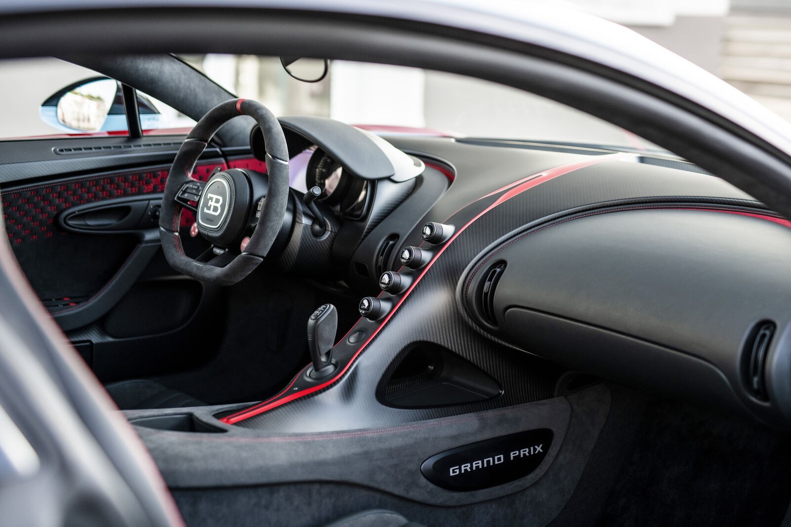 Bugatti Chiron Pur Sport "Sur Mesure": le immagini