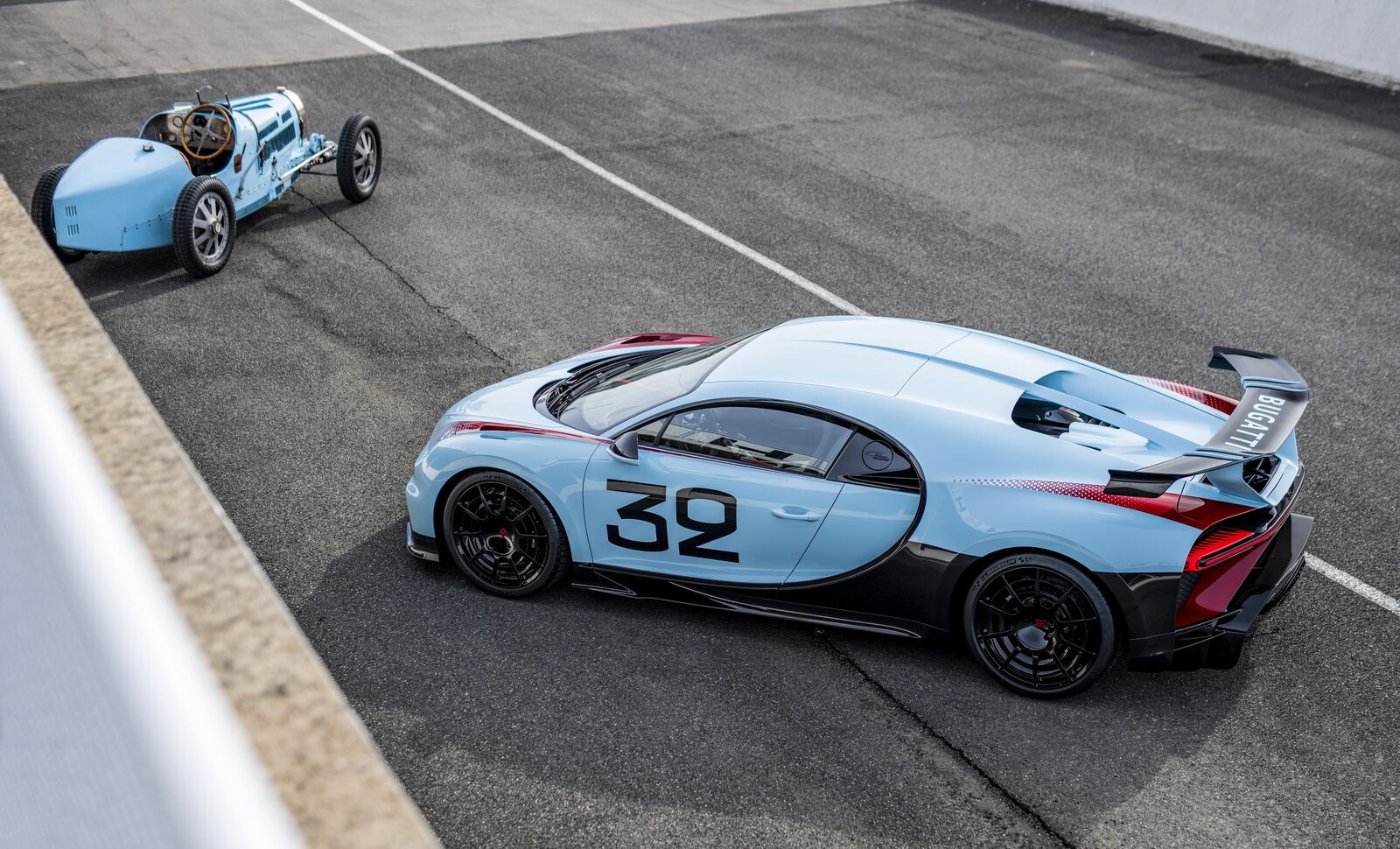 Bugatti Chiron Pur Sport "Sur Mesure": le immagini