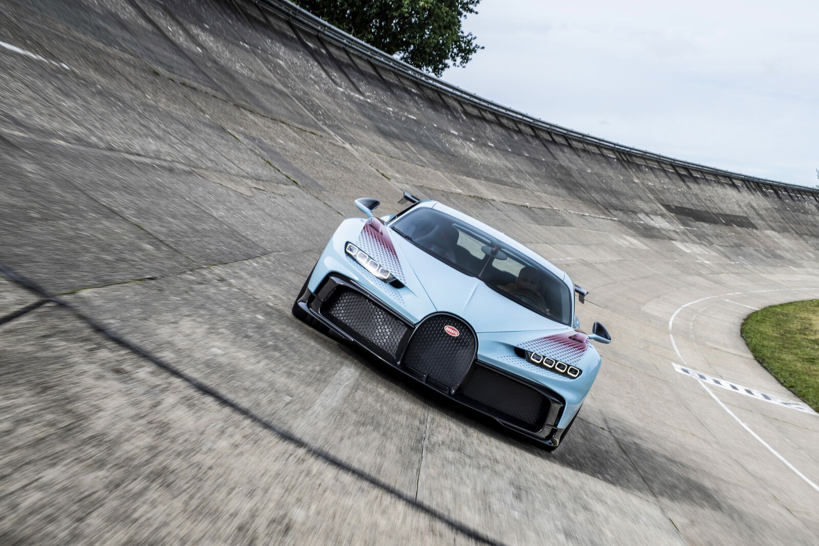 Bugatti Chiron Pur Sport "Sur Mesure": le immagini