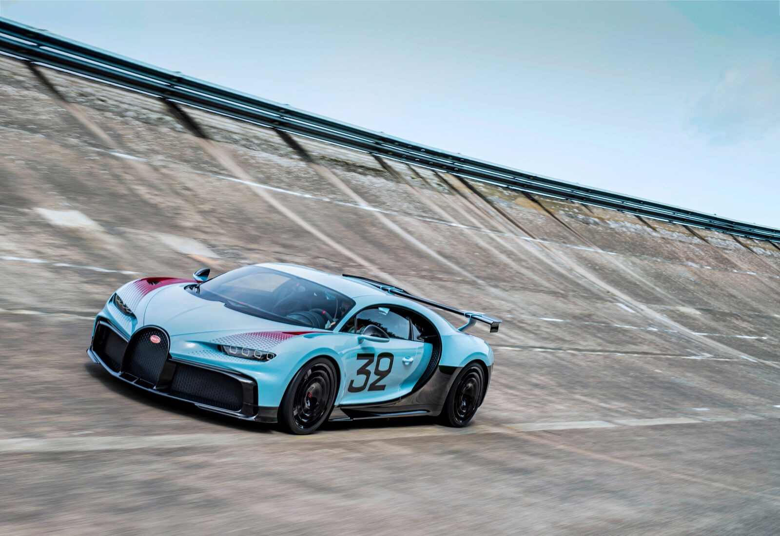 Bugatti Chiron Pur Sport "Sur Mesure": le immagini