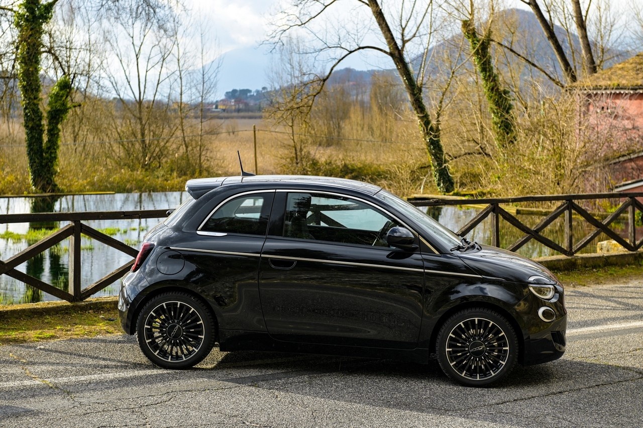 Fiat 500e Icon: la prova su strada