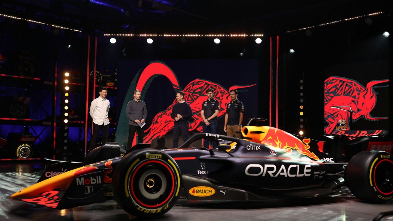 Red Bull RB18: le immagini